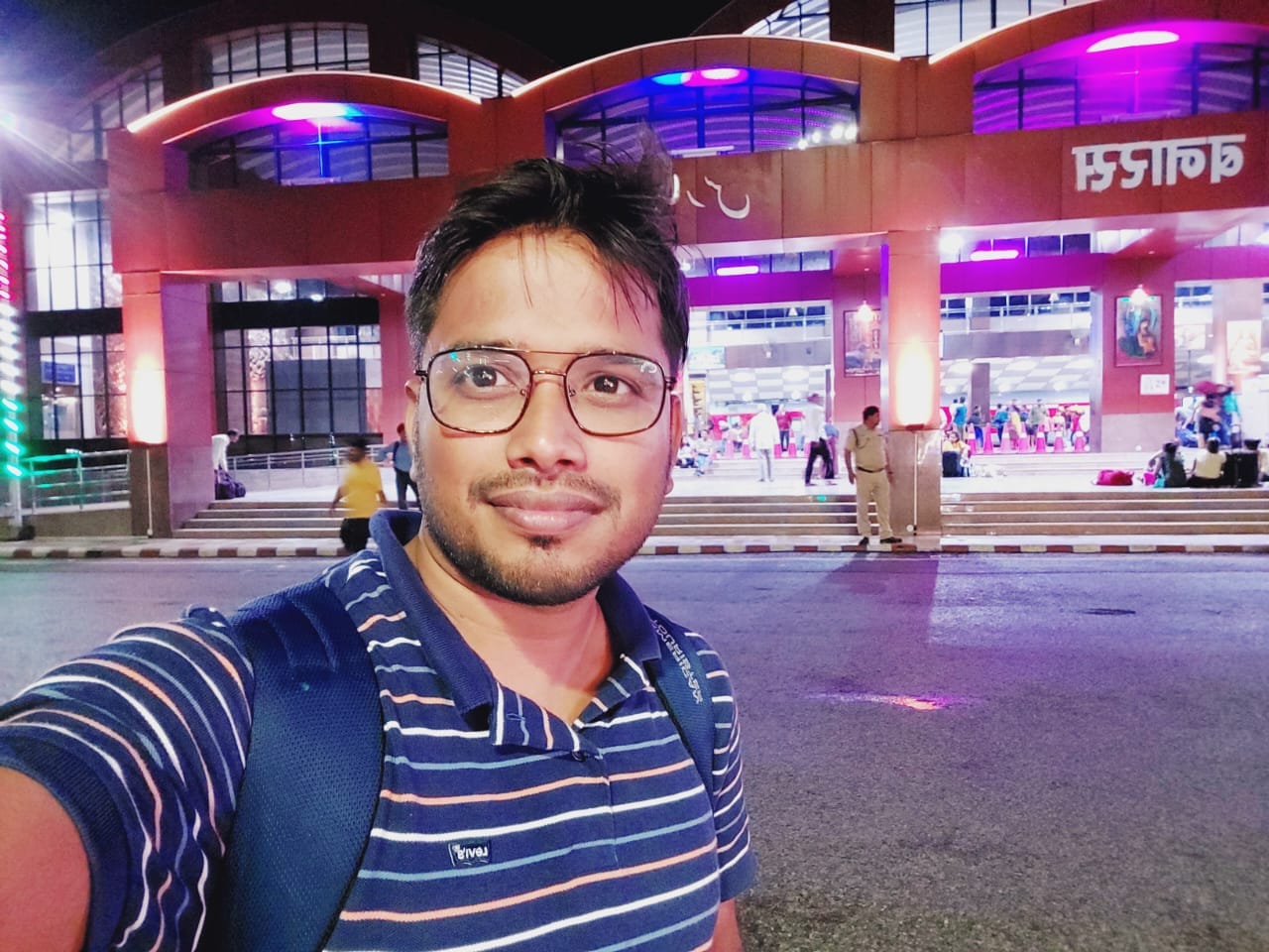 Dr. AVINASH DIXIT